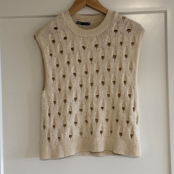 Zara Sweaters - Zara knitted sweater vest